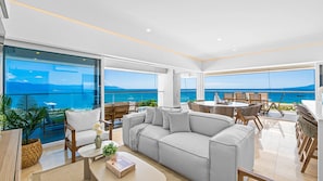 Appartement Deluxe, 3 chambres, vue plage | Coin séjour