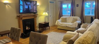 Beautiful 4 bedroom selfcatering apartment in Silvermines