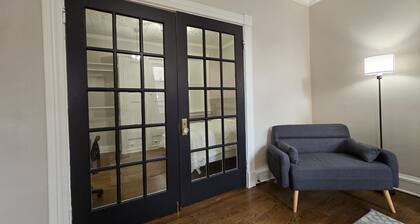 Charming 1-bedroom apartment in lovely Kingston with AC, WiFi