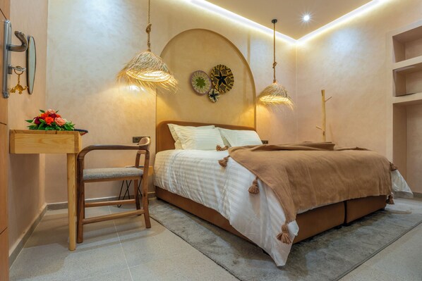 Laptop workspace, free WiFi