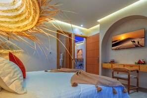 Deluxe Room | Laptop workspace, free WiFi