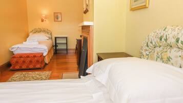 5 bedrooms, individually decorated, individually furnished, free WiFi