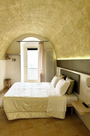 1 bedroom, WiFi, bed sheets - Il Sorriso dei Sassi Rooms: Junior Suite Belvedere (Matera)