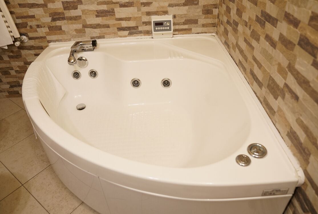 Whirlpool, Haartrockner, Bidet, Handtücher