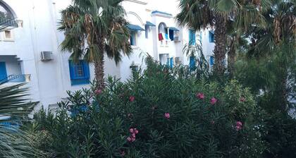 3-bedroom apartment on the seafront, quiet location between Hammamet and Nabeul