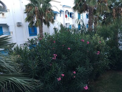 3-bedroom apartment on the seafront, quiet location between Hammamet and Nabeul