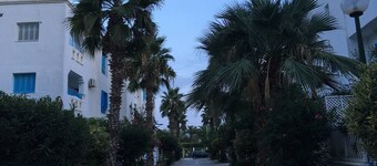 3-bedroom apartment on the seafront, quiet location between Hammamet and Nabeul