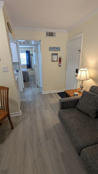 1BR Condo- Walk a Block to Oceanfront & Boardwalk