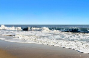 Liegestühle, Strandtücher