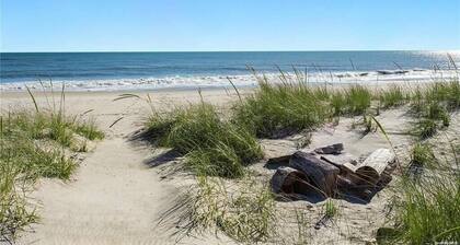Oceanfront! Westhampton Beach HUGE discount. with spectacular bay sunset views.