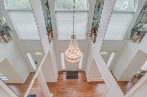 Luxe Presidential close to MGM, National Harbour, DC, VA