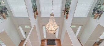 Luxe Presidential close to MGM, National Harbour, DC, VA