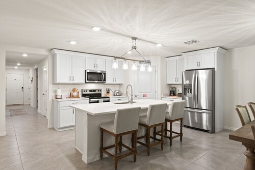 Brand New Spacious 5-bedroom Near Weeki Wachee Spring