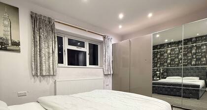 The Crib One – Stylish Stay Near City Centre