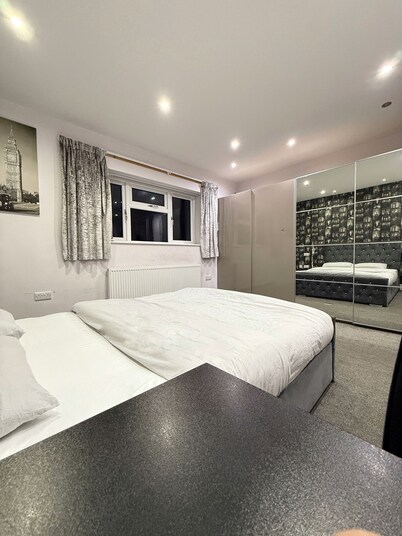 The Crib One – Stylish Stay Near City Centre