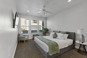4 bedrooms, travel cot, WiFi