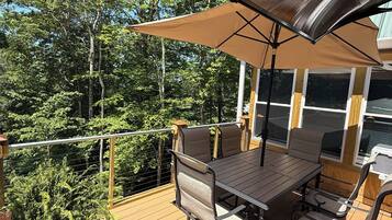 تناول الطعام بالخارج