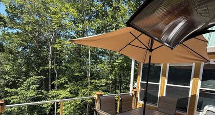 4 bed cabin in delightful Byrdstown with fitness room, WiFi, AC
Boat/trl parking