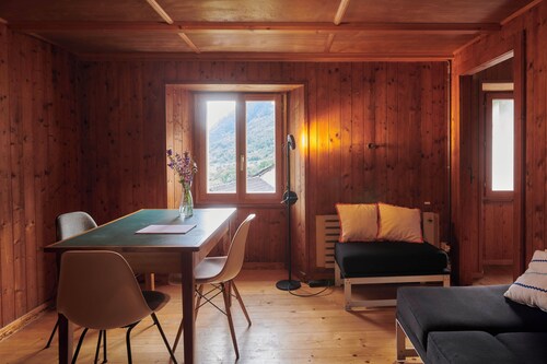 Enchanting 4-bedroom chalet in Mesocco