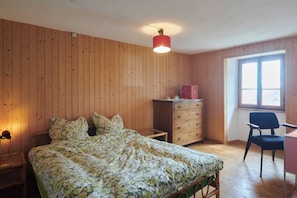 4 habitaciones y ropa de cama