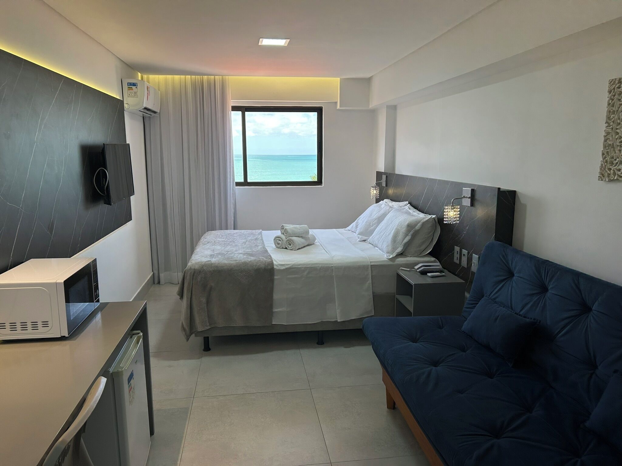 Comfort Apartment | Hypo-allergenic bedding, laptop workspace, free WiFi, bed sheets