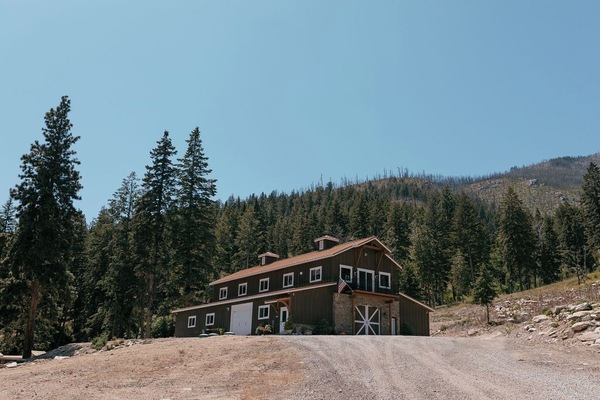 Upstairs Barn dominium on Downing Mountain. 4 miles to town, but so private.