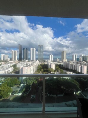 Interior - Beach & Parking Included (Miami Beach)