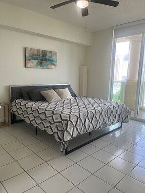 1 chambre, fer et planche à repasser, Wi-Fi, draps fournis