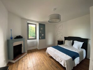 3 bedrooms, travel cot, free WiFi, bed sheets - HOUSE 1676, IN THE HEART OF THE GREEN PERIGORD (Agonac)