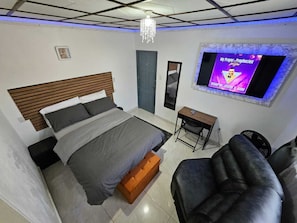 4 bedrooms, WiFi, bed sheets