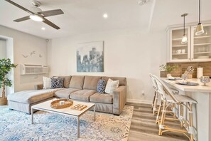 Condo, 1 King Bed, Balcony, Garden View (La Costa Comfort) | Living area