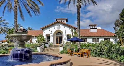 La Costa Comfort - Resort-style Living for 2