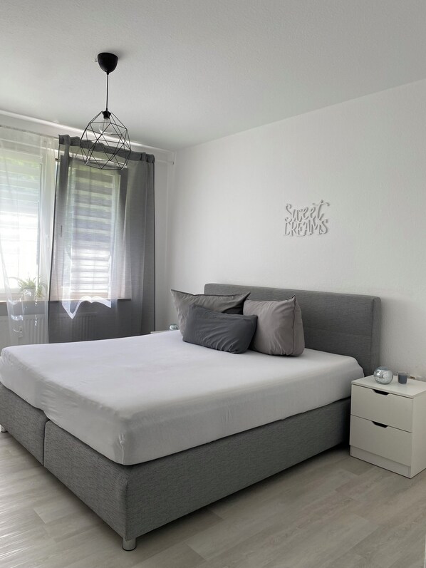 2 bedrooms, iron/ironing board, WiFi, bed sheets