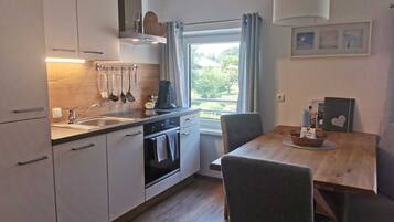 Geladeira, fogão, cooktop, lava-louças