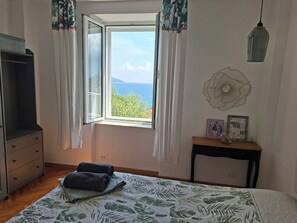 2 bedrooms, iron/ironing board, WiFi, bed sheets - Charming retro apartment with sea views - close to the beach in historic Herceg-Novi (Herceg - Novi)