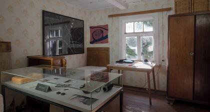 Retreat House / privat sauna / natural pond to swim / no neighbours / lake / sea