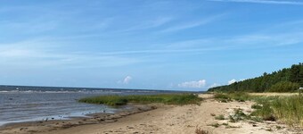 Retreat House / privat sauna / natural pond to swim / no neighbours / lake / sea