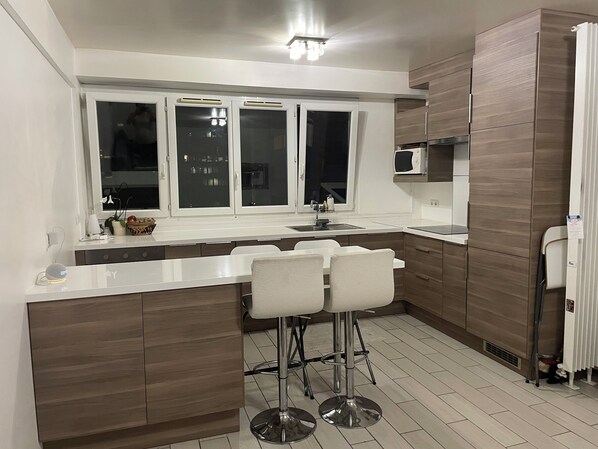 Microwave, oven, stovetop, dishwasher
