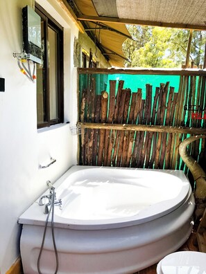 Dusche, Bidet, HandtĂŒcher, Toilettenpapier