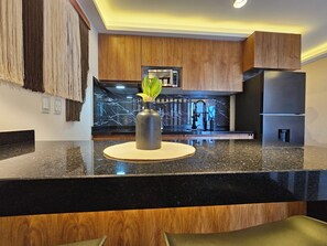 Micro-ondes, plaque de cuisson