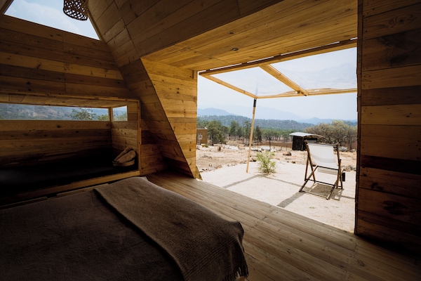 Family Cabin | Down comforters, bed sheets