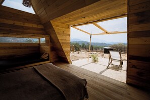 Family Cabin | Down comforters, bed sheets