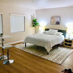 1 bedroom, WiFi, bed sheets