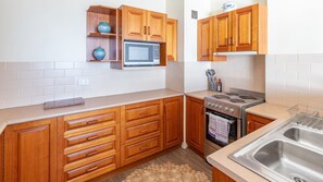 Fridge, microwave, oven