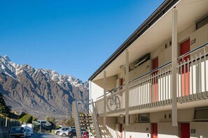 تفاصيل الفندق من الخارج