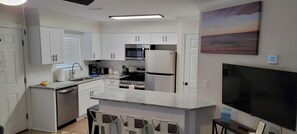 Fridge, microwave, oven, stovetop - Sapphire Condo-Blue Elegance with a Pool View and Steps from the Beach, (Panama City Beach)