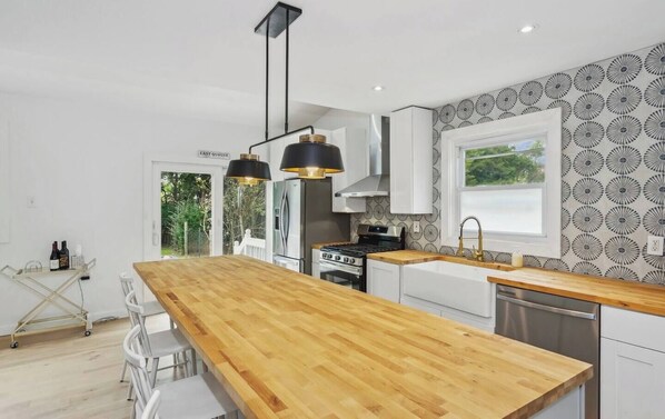 Microwave, oven, stovetop, dishwasher