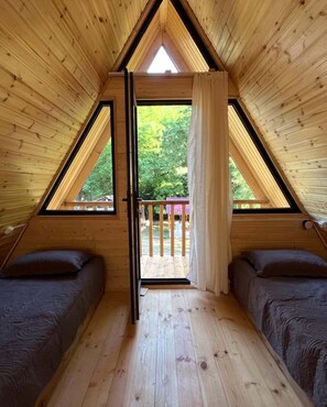 2 عدّة غرف نوم ومكواة/لوح كي وواي فاي