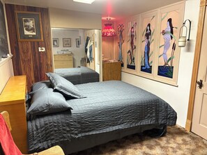 5 bedrooms, free WiFi, bed sheets, wheelchair access