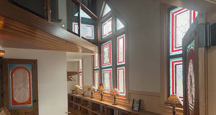 Spectacular 5-bedroom home in Anaconda.